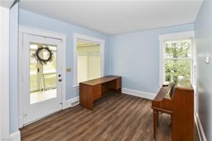 featured image of 5732 Lake St