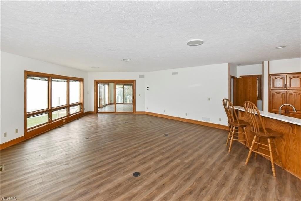 5732 Lake St - Photo 5 of 21
