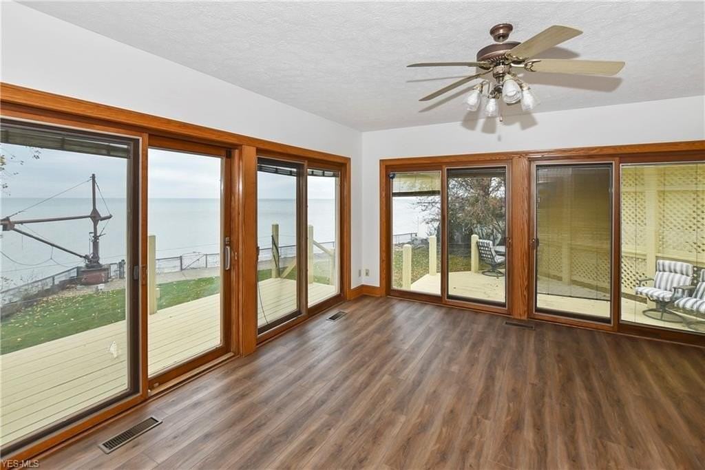 5732 Lake St - Photo 6 of 21