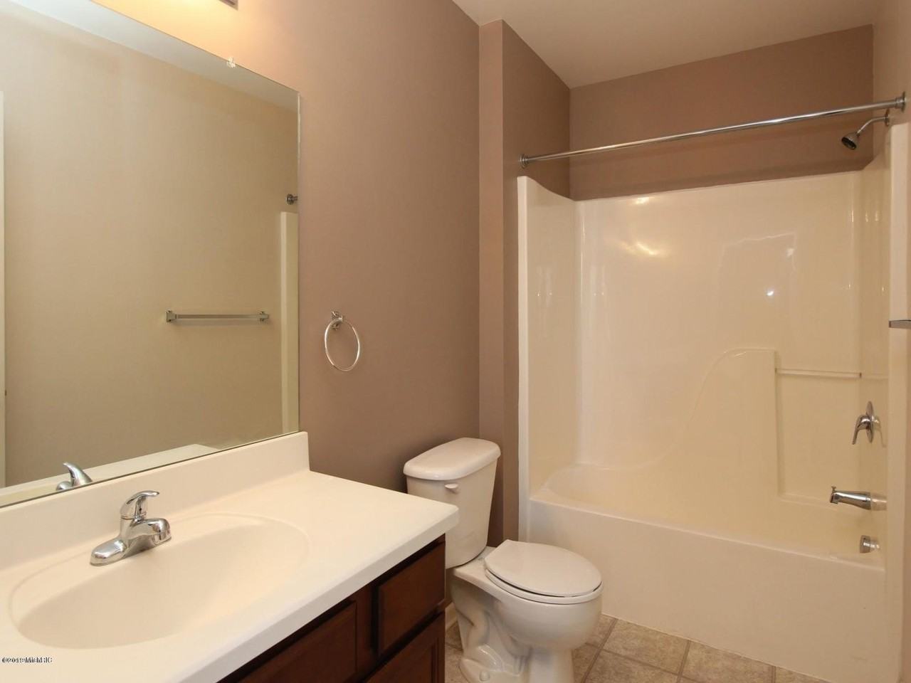 4032 Rivertown Ln Sw - Photo 2 of 4