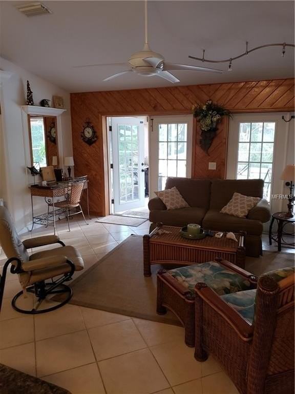 5022 Bayberry St - Photo 4 of 17