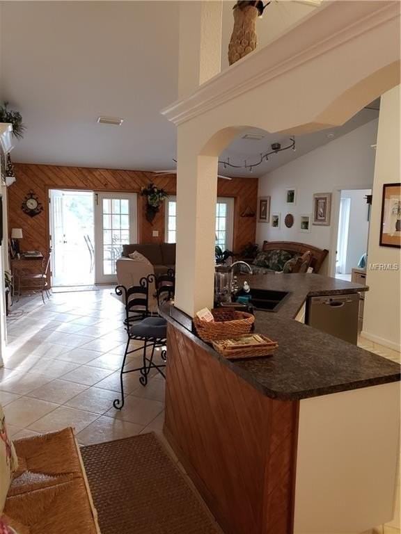 5022 Bayberry St - Photo 6 of 17