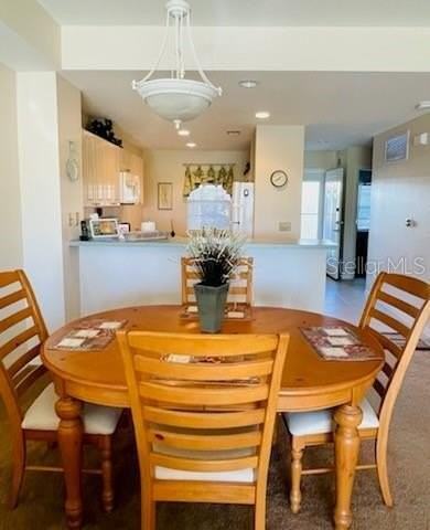 1275 Saxony Cir - Photo 4 of 17
