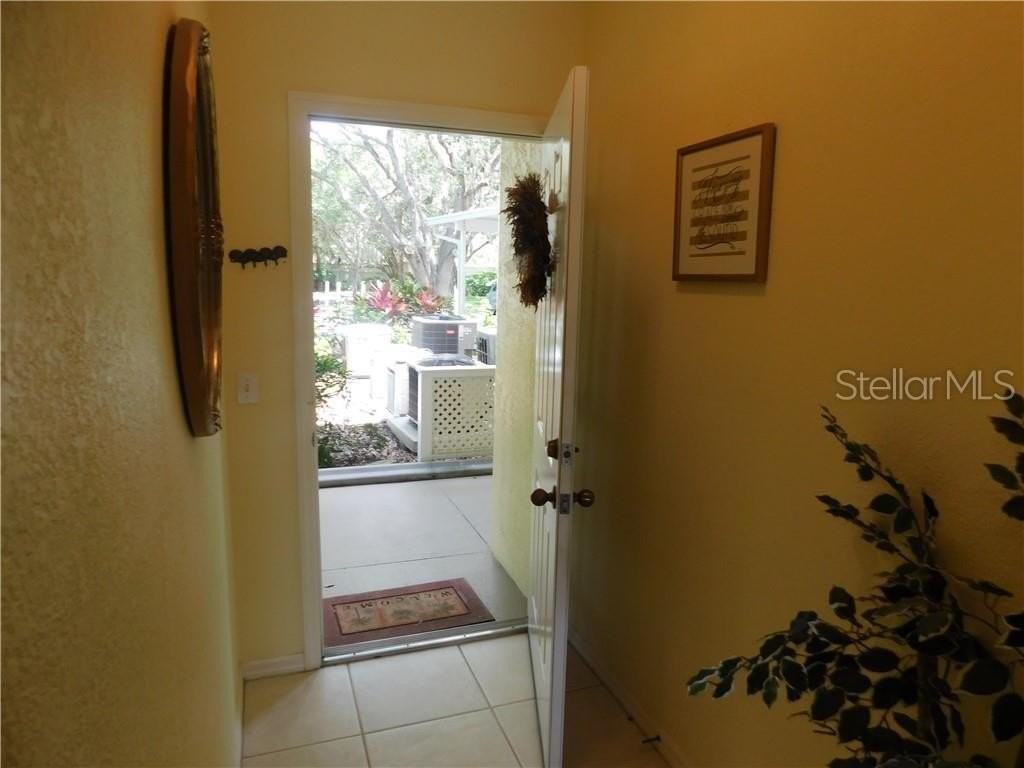 19335 Water Oak Dr - Photo 3 of 36