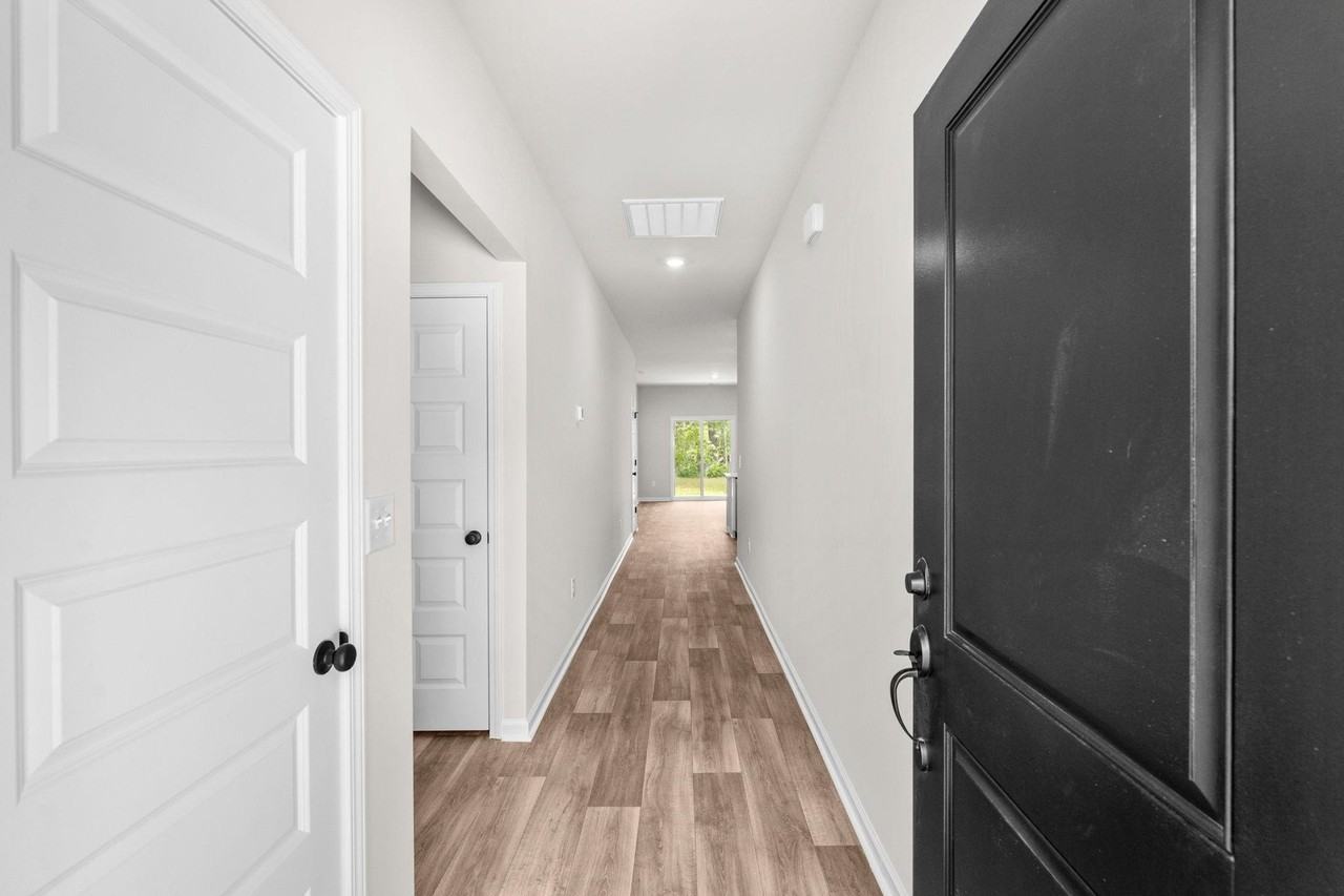 1039 Harbor Dr - Photo 5 of 41