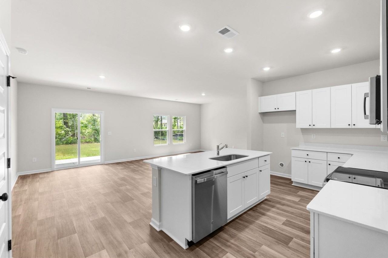 1039 Harbor Dr - Photo 6 of 41