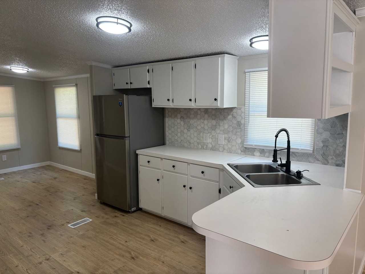 135 Neighbors Dr - Photo 3 of 8