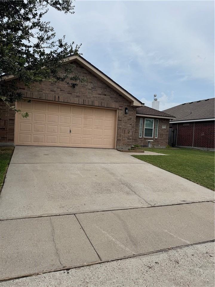 1113 Meadow Brook Dr - Photo 3 of 30