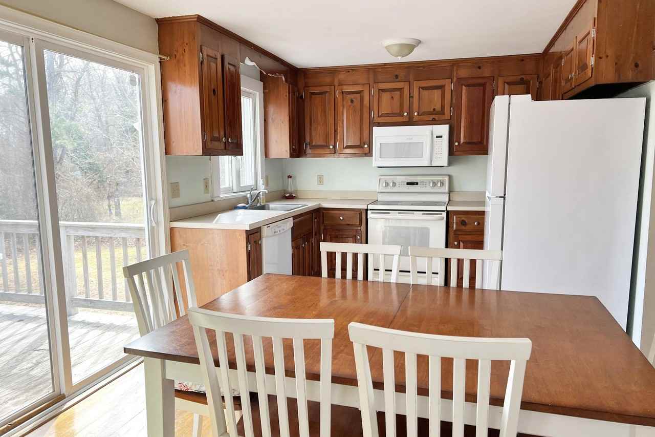 24 Union St - Photo 7 of 33