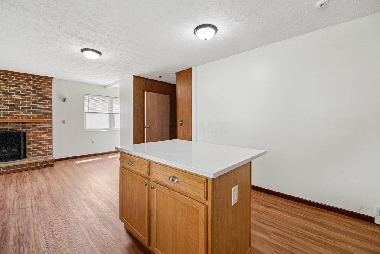 1806 Balsamridge Rd - Photo 5 of 15
