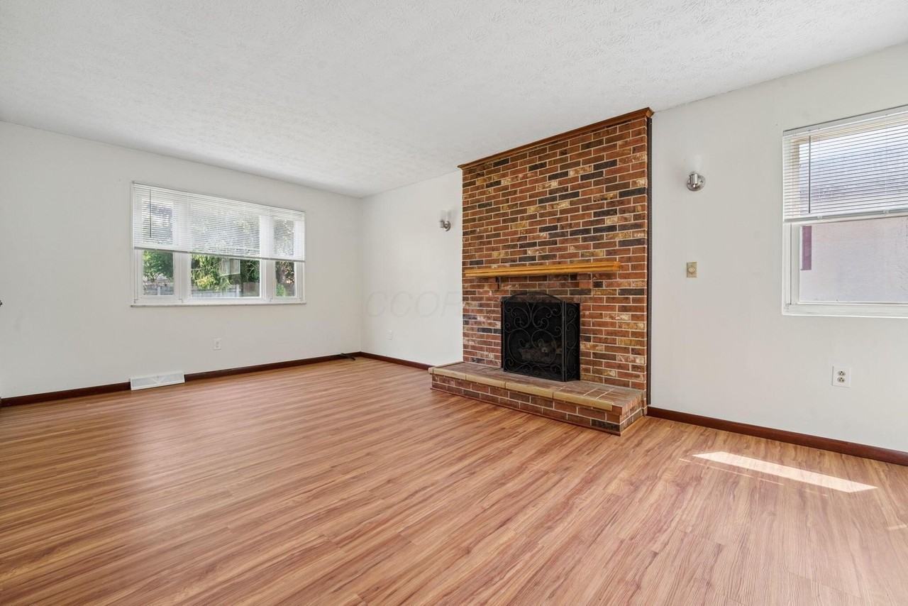1806 Balsamridge Rd - Photo 6 of 15