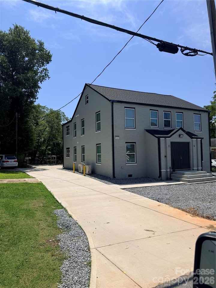 510 F Ave Se - Photo 2 of 9