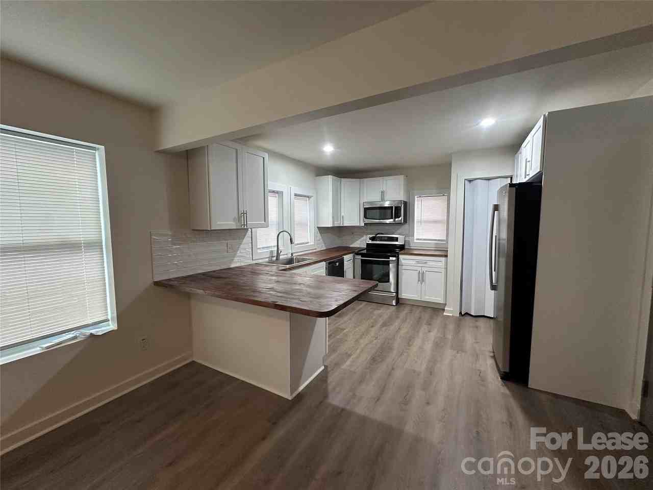 510 F Ave Se - Photo 4 of 9