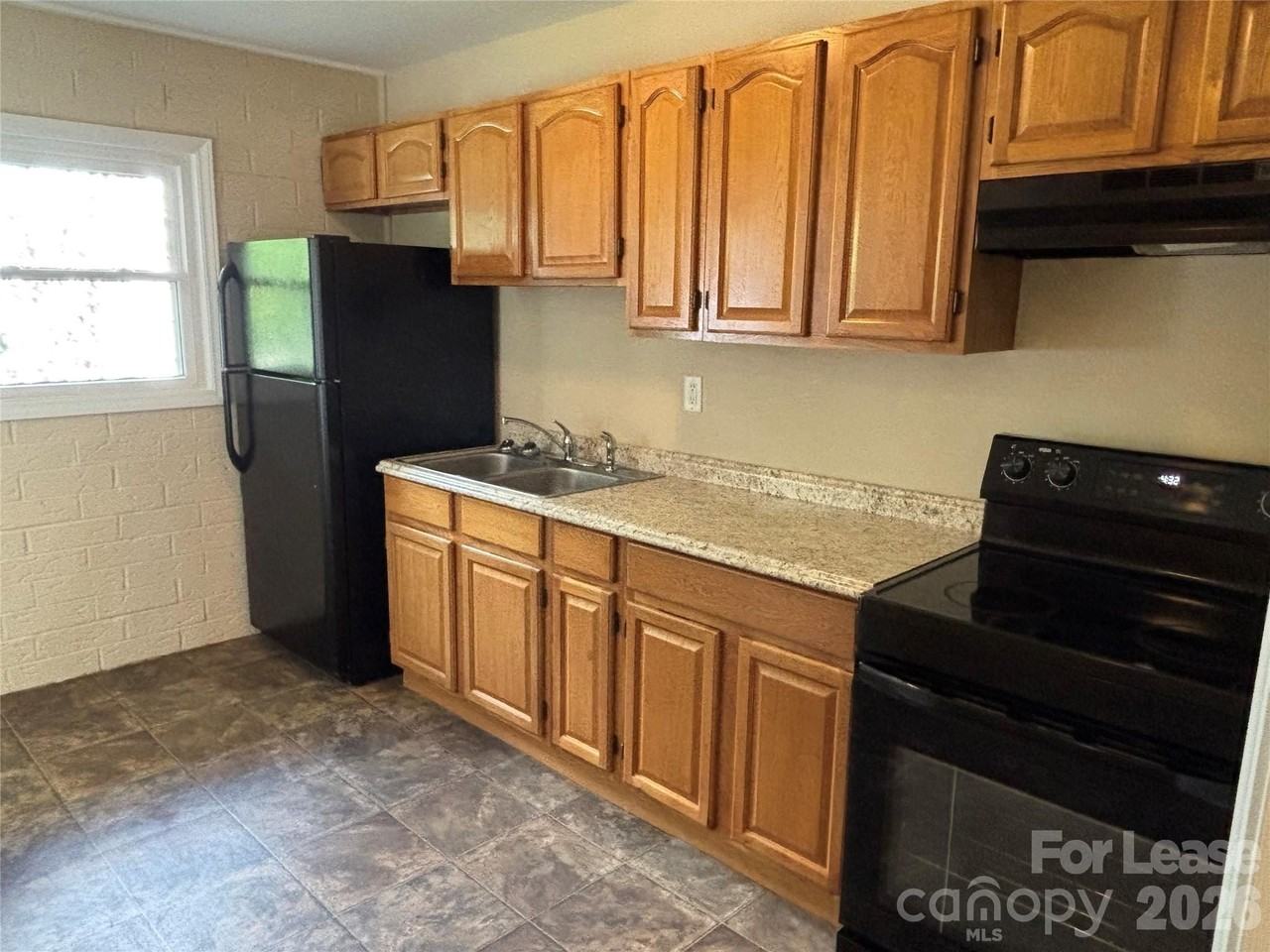 204 Westview Dr #B - Photo 4 of 8