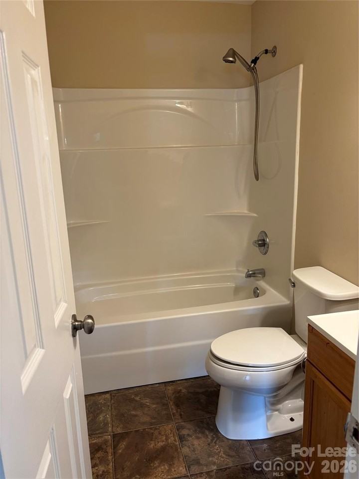 204 Westview Dr #B - Photo 7 of 8