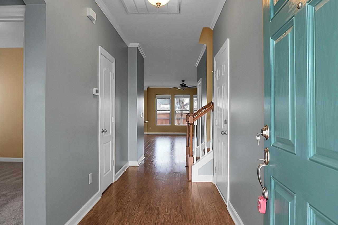 568 Crossland Dr - Photo 7 of 50