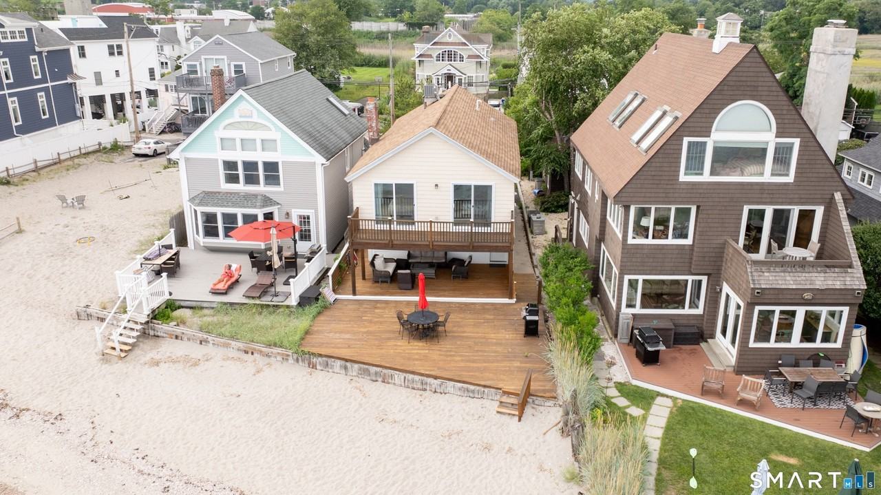 989 Fairfield Beach Rd - Photo 2 of 20