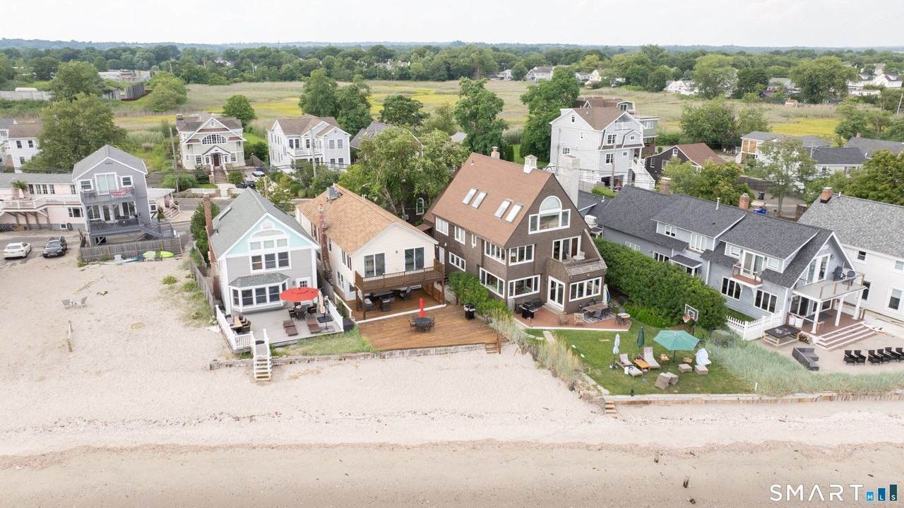 989 Fairfield Beach Rd - Photo 4 of 20