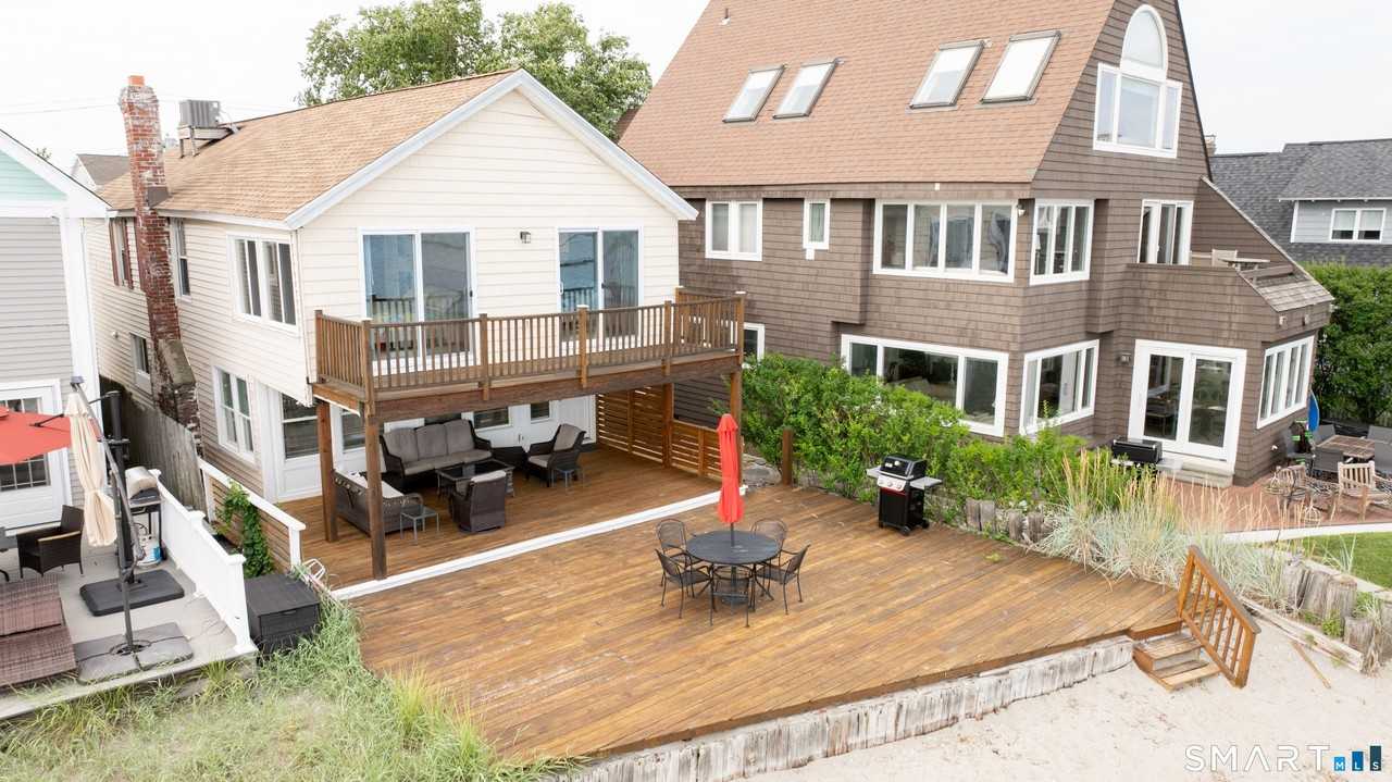 989 Fairfield Beach Rd - Photo 5 of 20