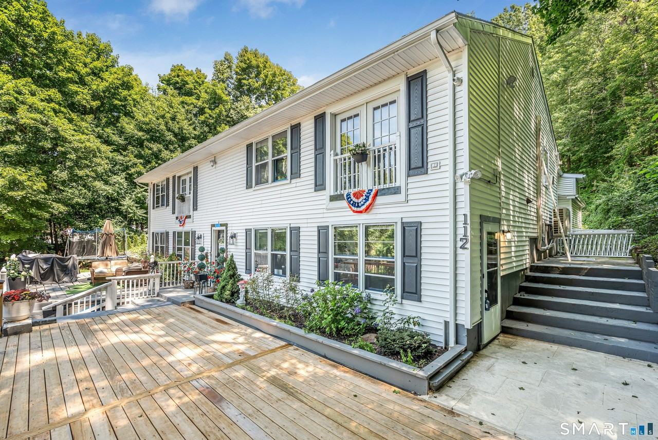 112 Woodbine St #1stFL - Photo 4 of 39