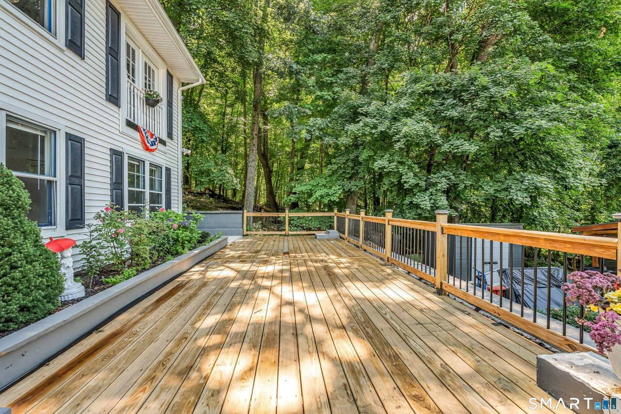 112 Woodbine St #1stFL - Photo 5 of 39