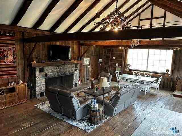 18 Platts Hill Rd - Photo 2 of 22