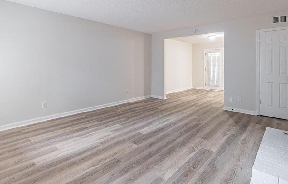 1050 Holcomb Bridge Rd - Photo 2 of 15