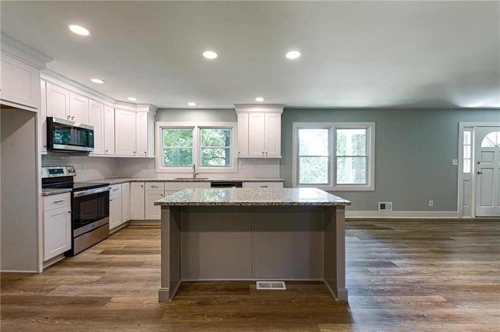 3979 Potomac Dr Nw - Photo 5 of 33