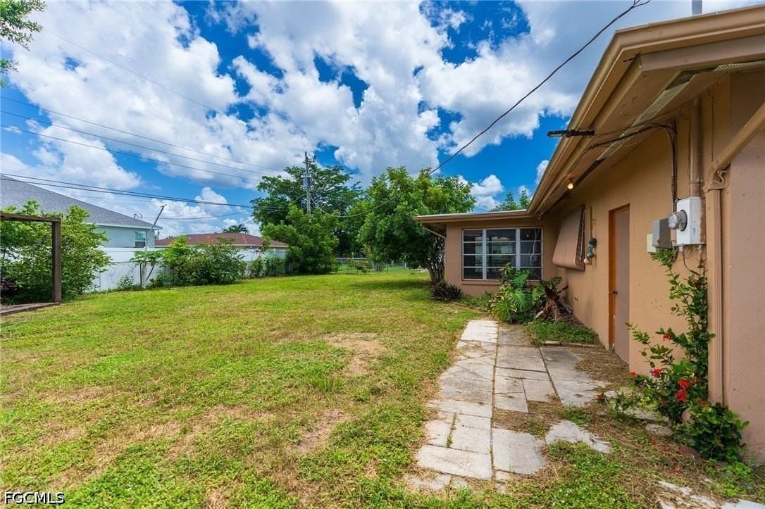 235 Se 45th St - Photo 4 of 28