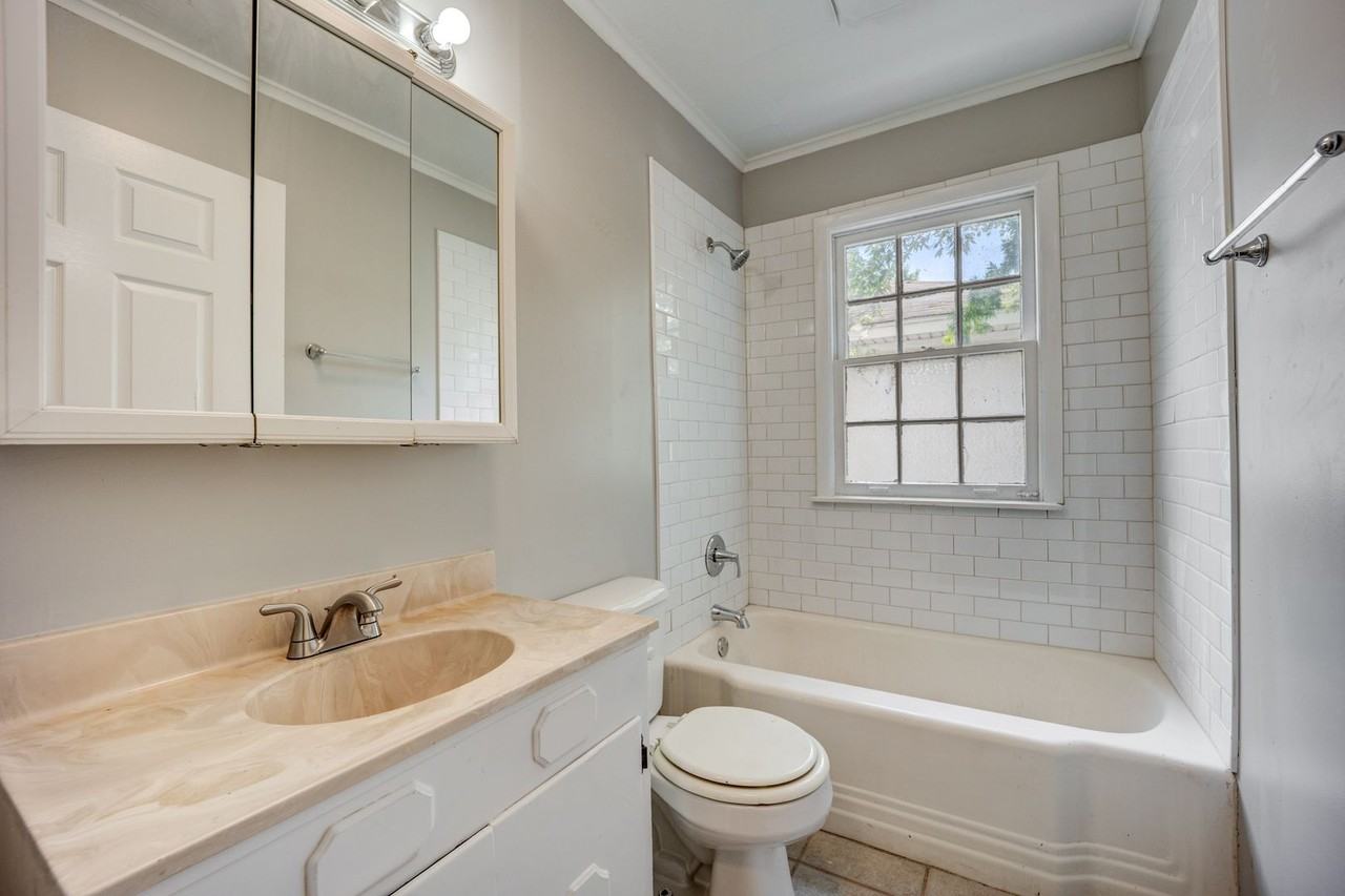 622 N 30th St - Photo 3 of 19