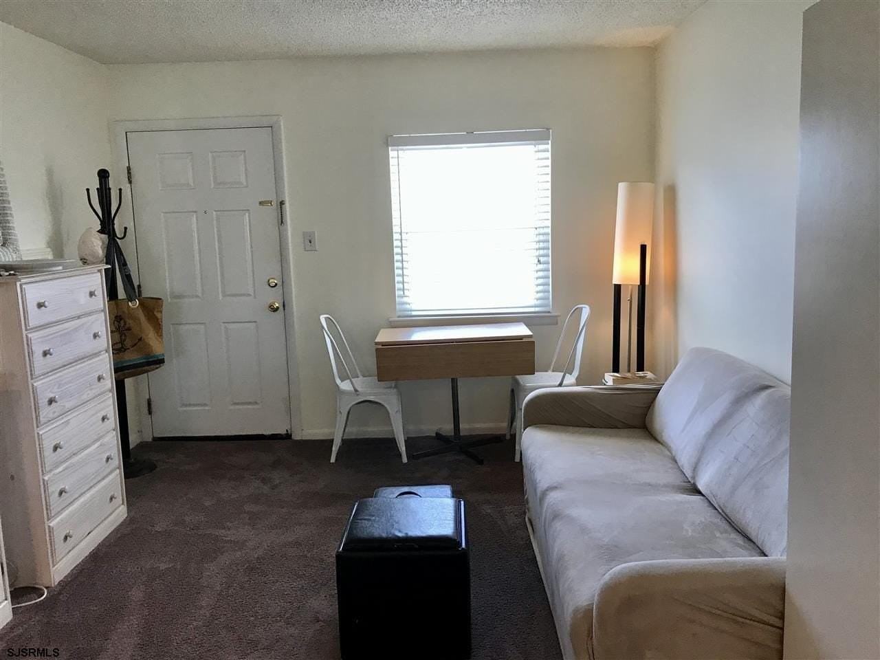 111 S Dudley Ave - Photo 4 of 15