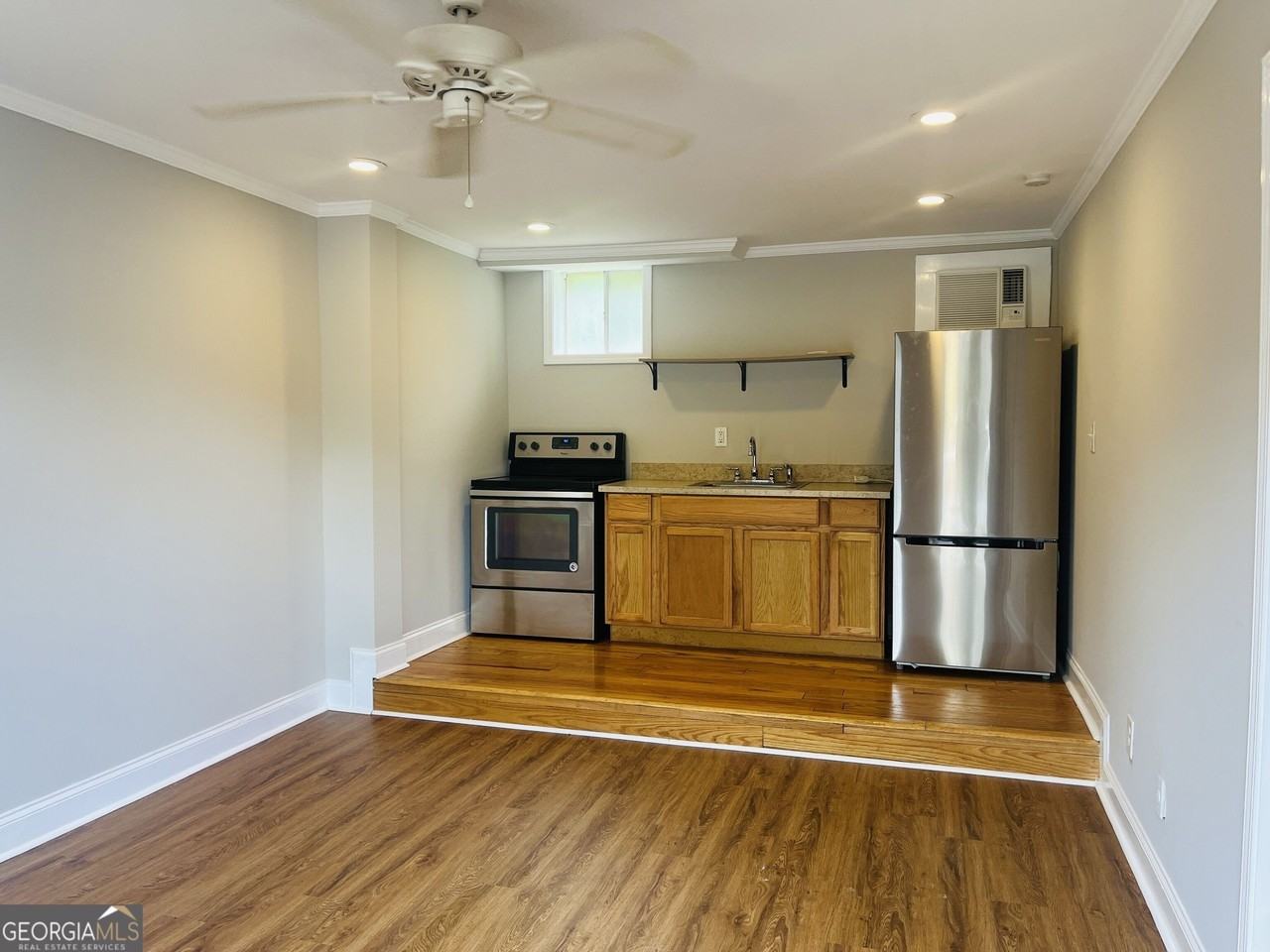 128 S Main Ave #09 - Photo 2 of 18