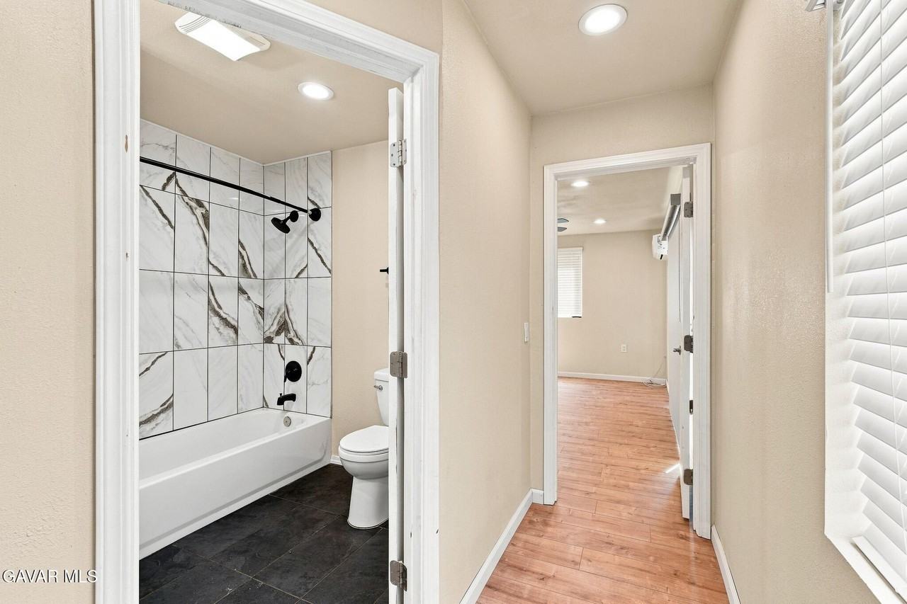2048 W 112th St - Photo 7 of 14