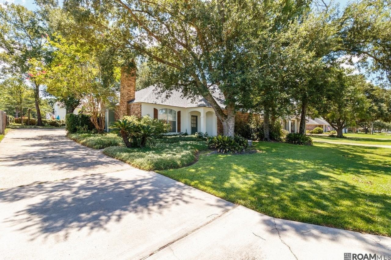 11918 Spring Meadow Dr - Photo 4 of 24