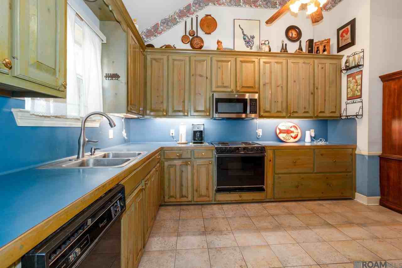 11918 Spring Meadow Dr - Photo 6 of 24