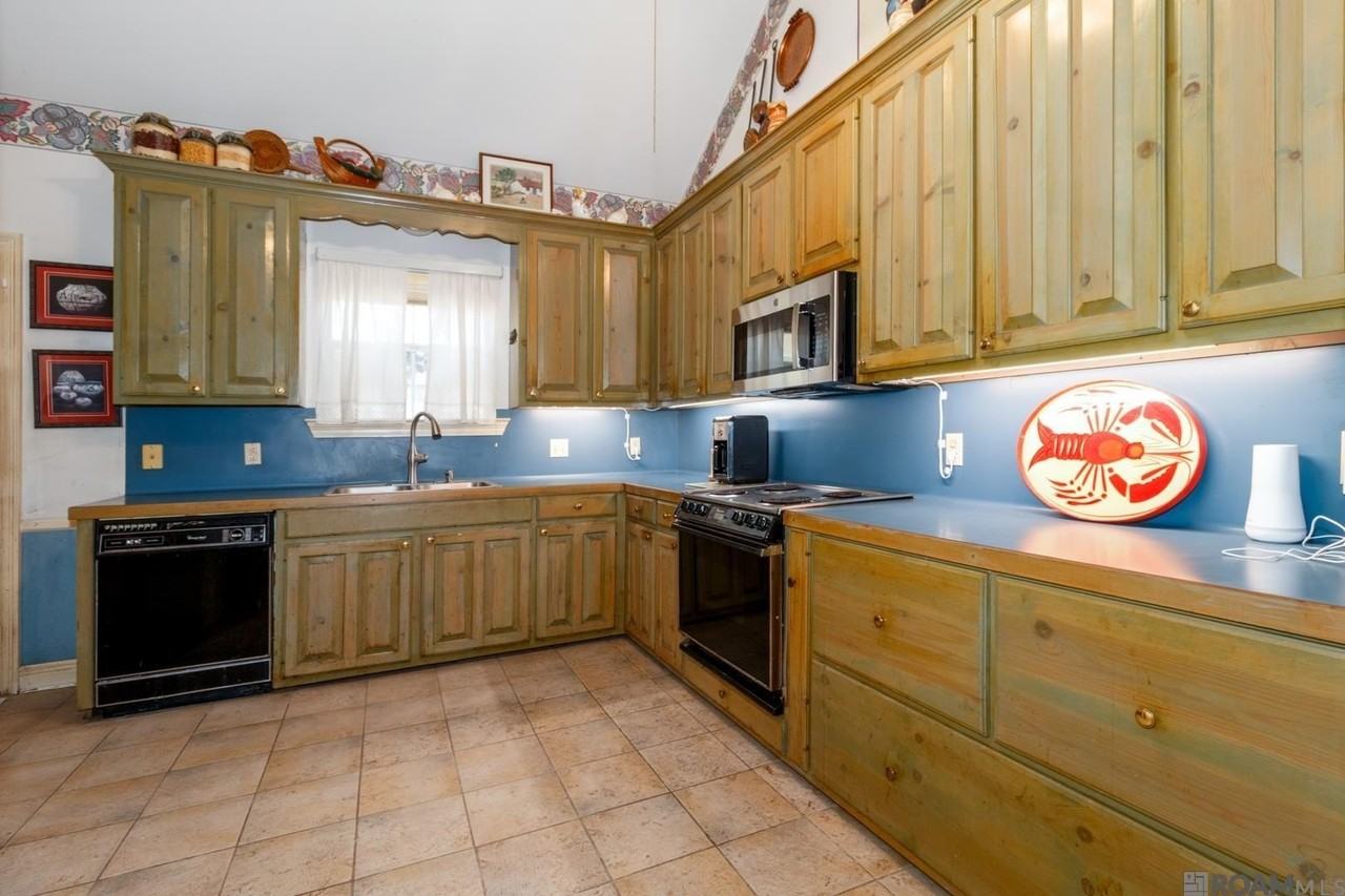 11918 Spring Meadow Dr - Photo 7 of 24