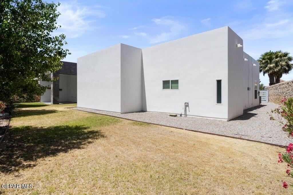 6324 Via Serena Dr - Photo 6 of 21