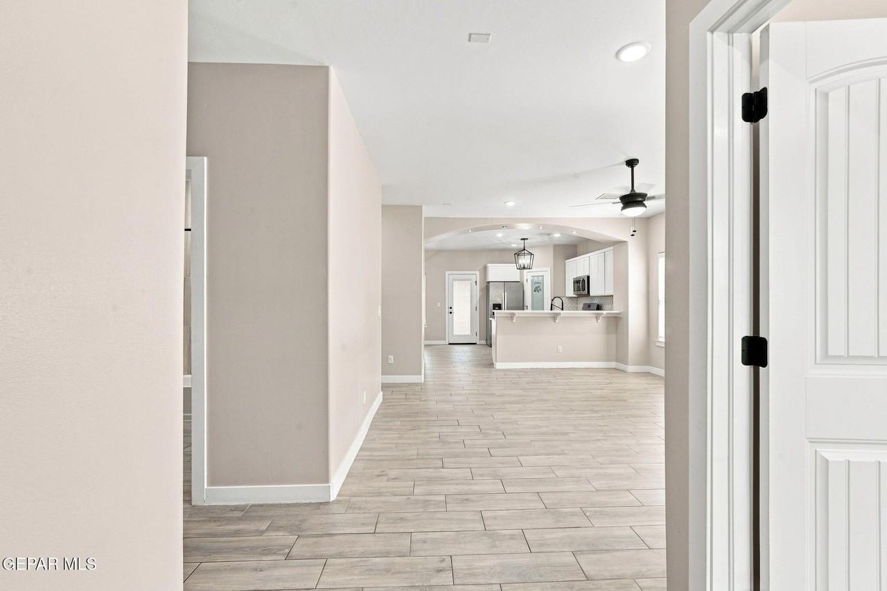 14929 Tierra Fortaleza Ave - Photo 3 of 19