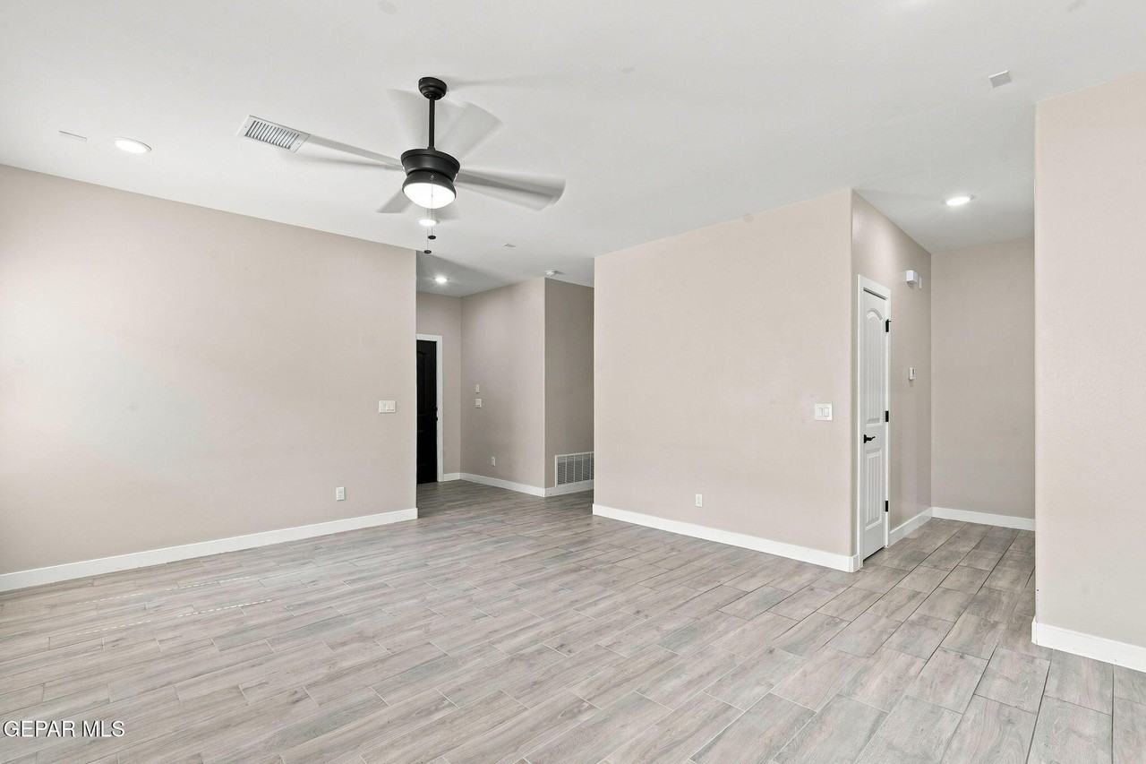 14929 Tierra Fortaleza Ave - Photo 5 of 19