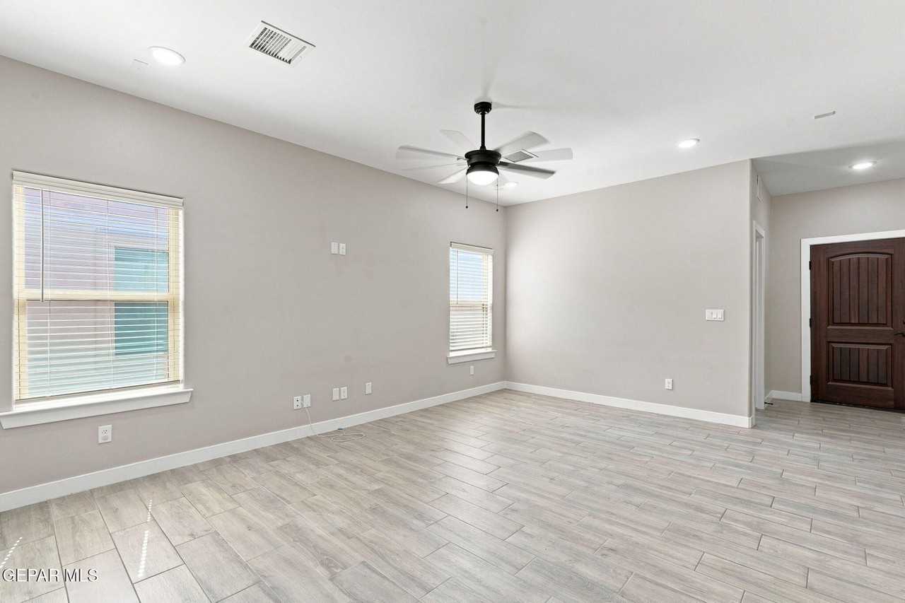 14929 Tierra Fortaleza Ave - Photo 6 of 19