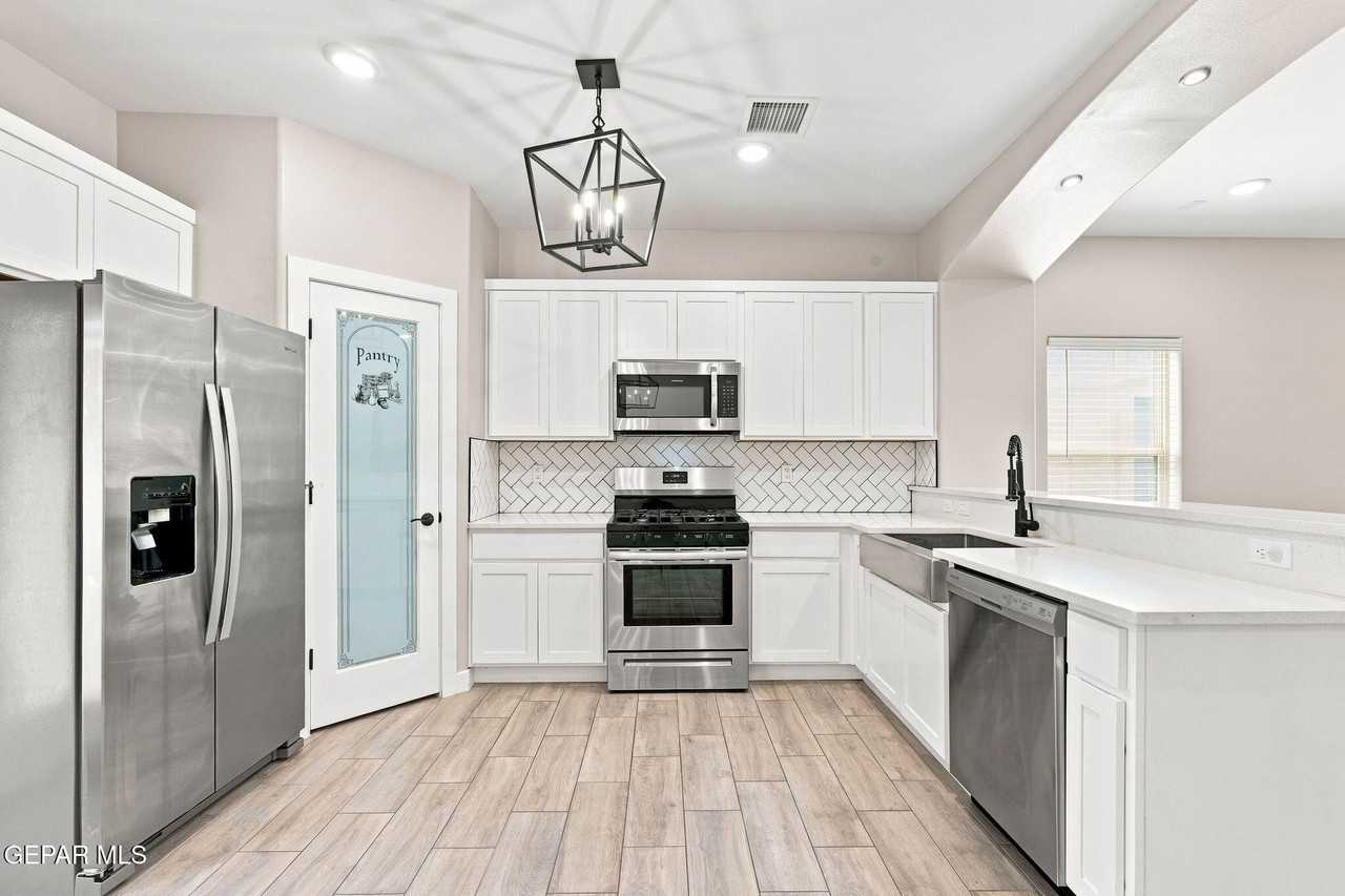 14929 Tierra Fortaleza Ave - Photo 7 of 19