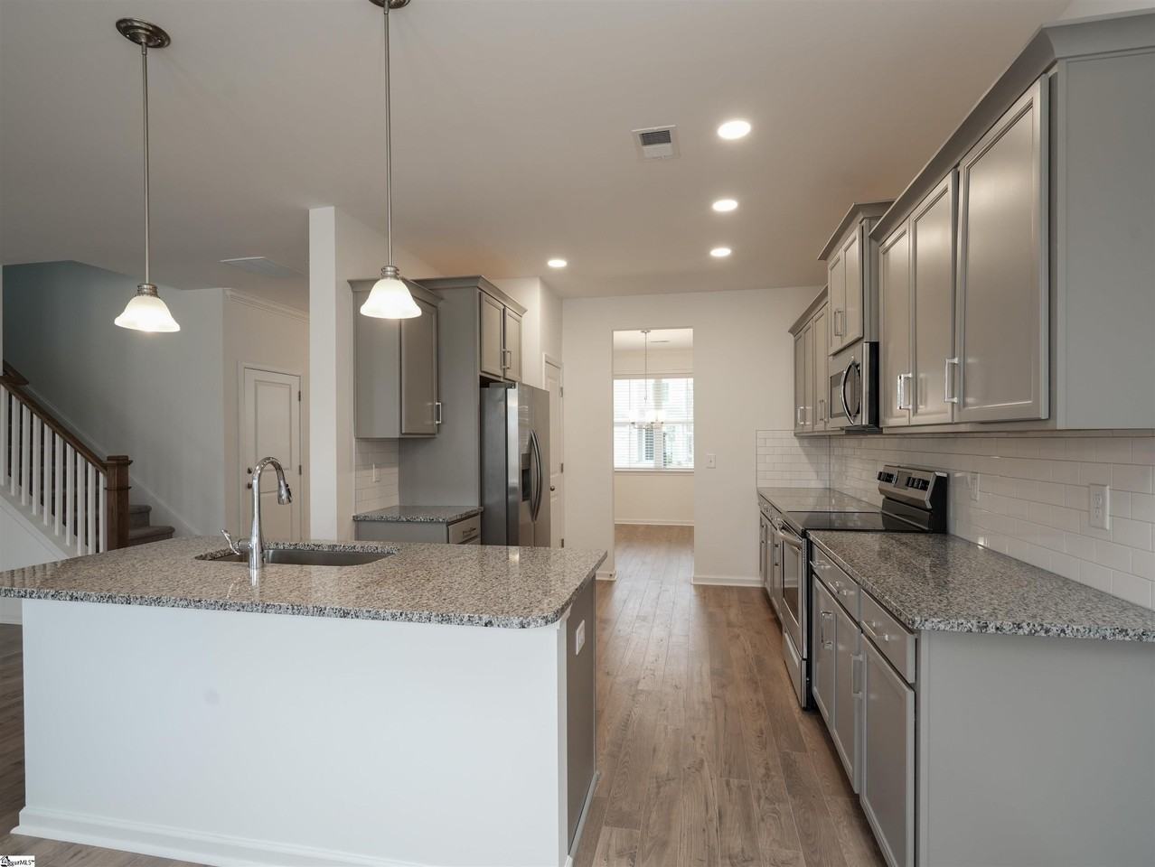 33 Thorne St - Photo 4 of 12