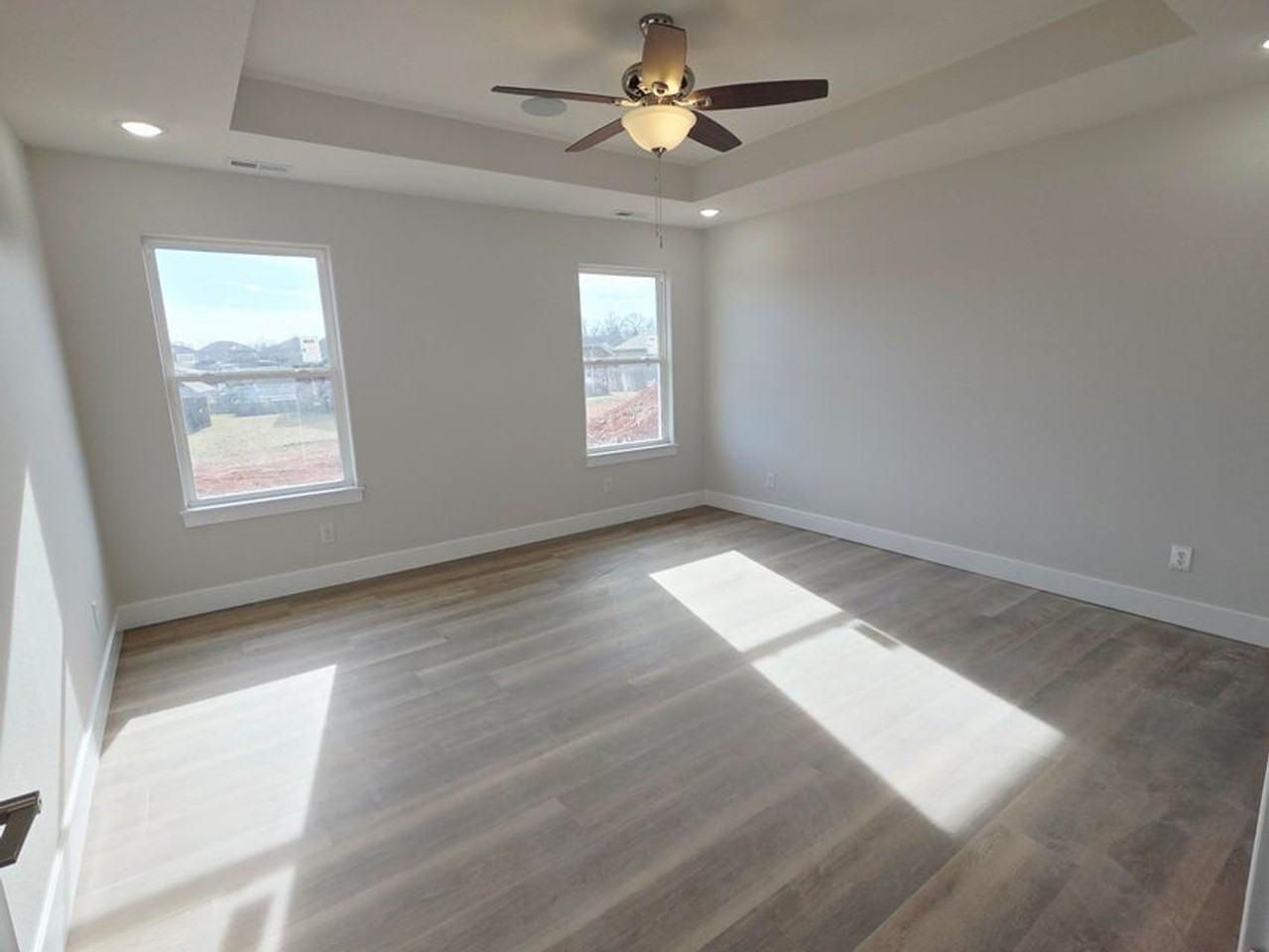 838 E Crystal Ave - Photo 7 of 11