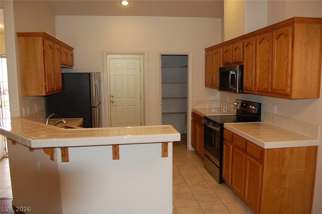 1791 Sycamore Ave #B - Photo 5 of 16