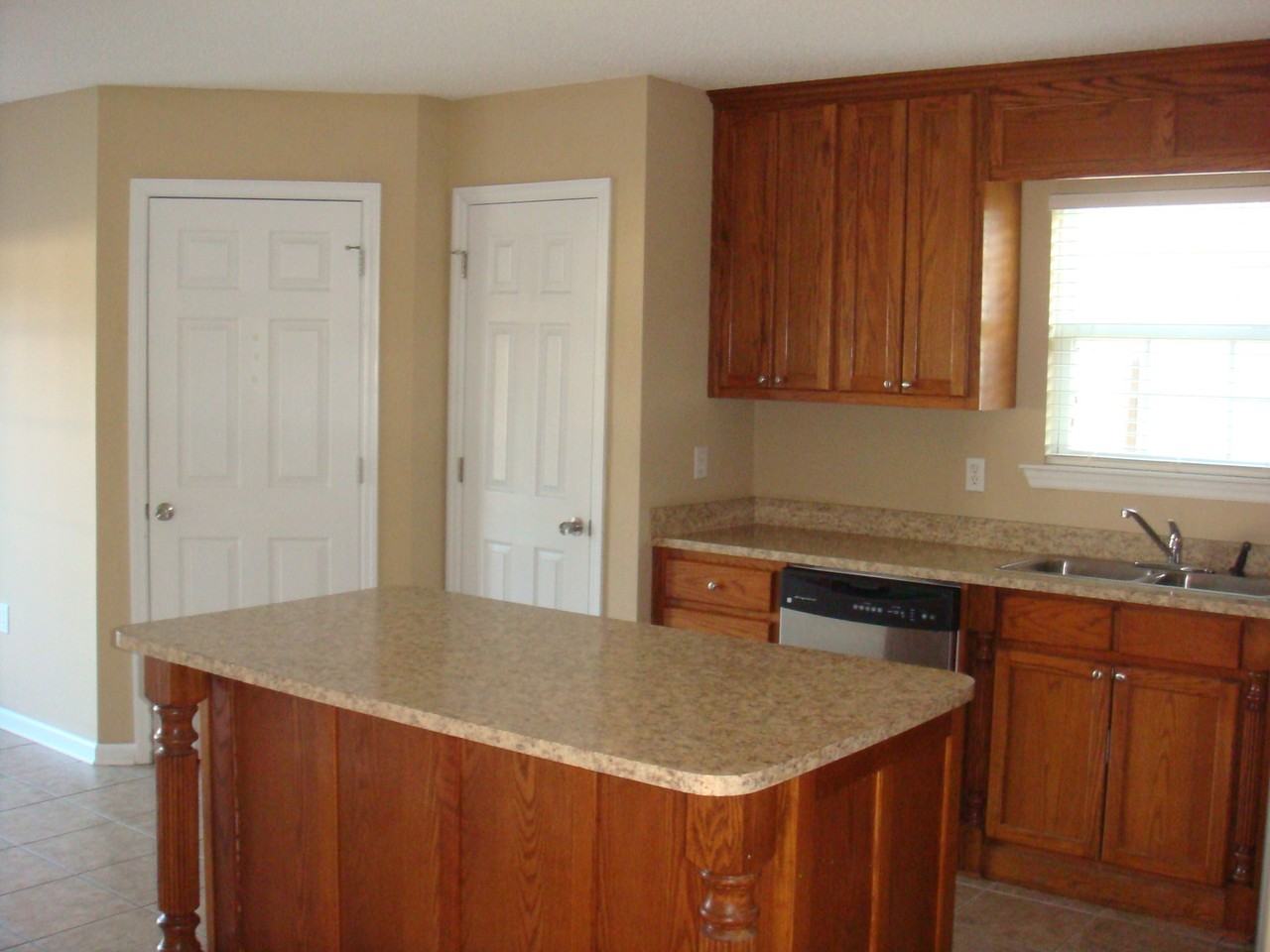 496 Bryson Cir - Photo 3 of 10