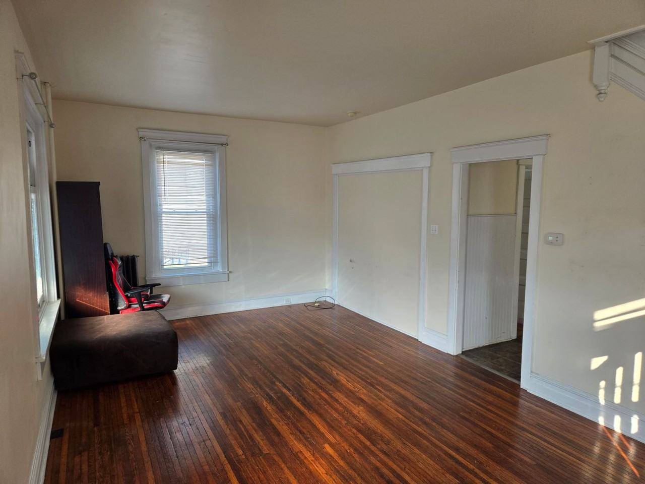 1 Manor Ave - Photo 4 of 20