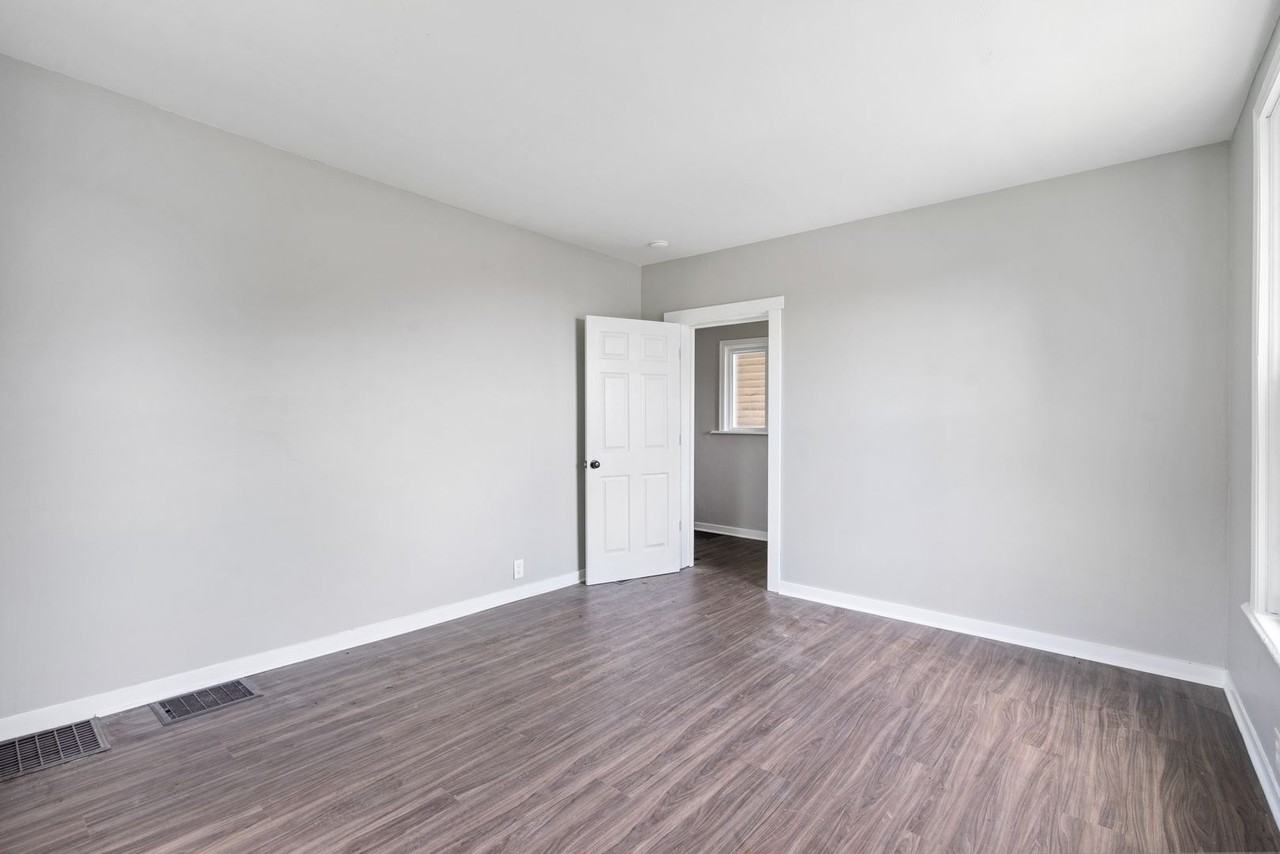 325 Welsh Ave - Photo 5 of 19