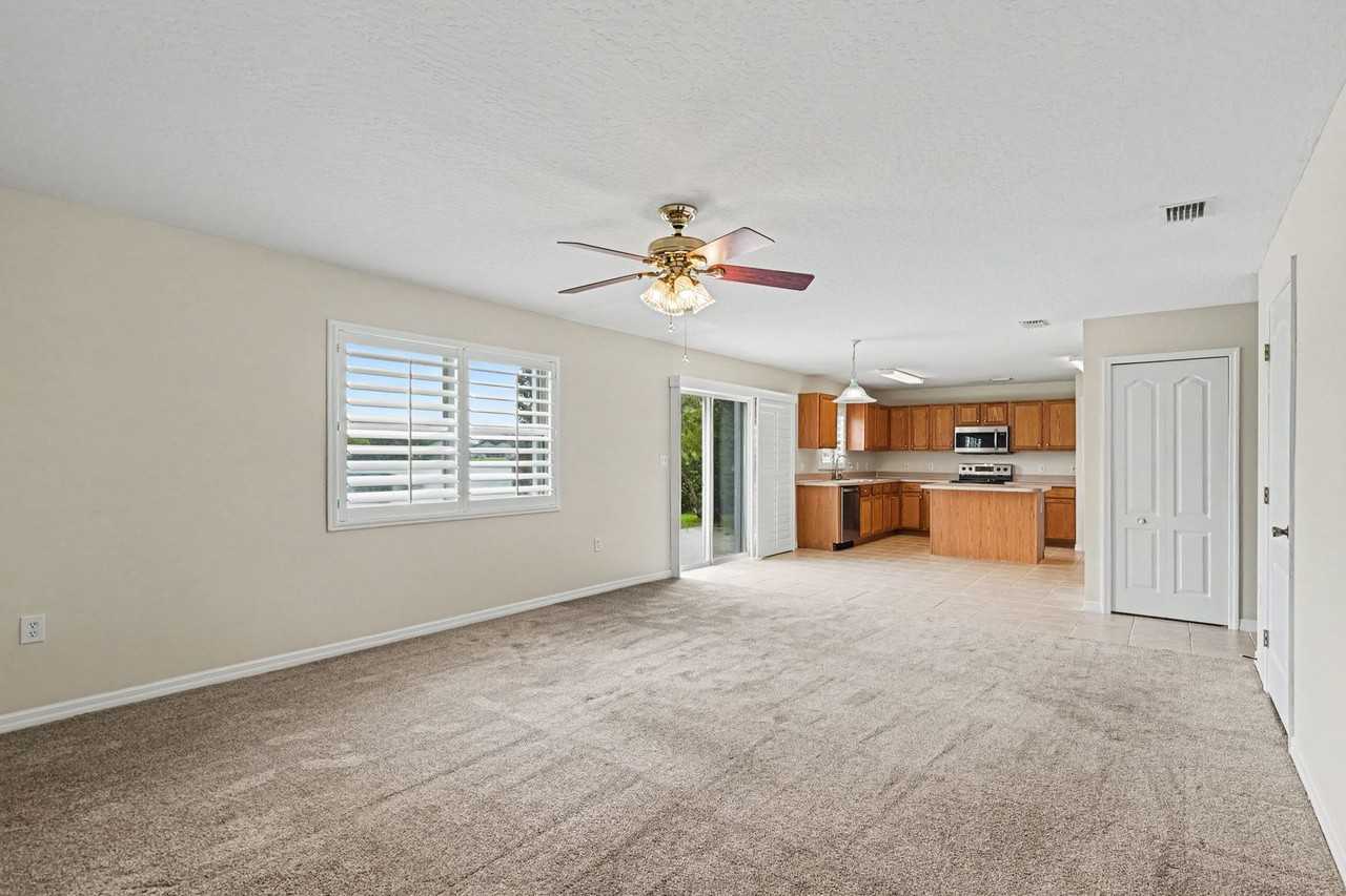 5353 Outlook Dr - Photo 6 of 18
