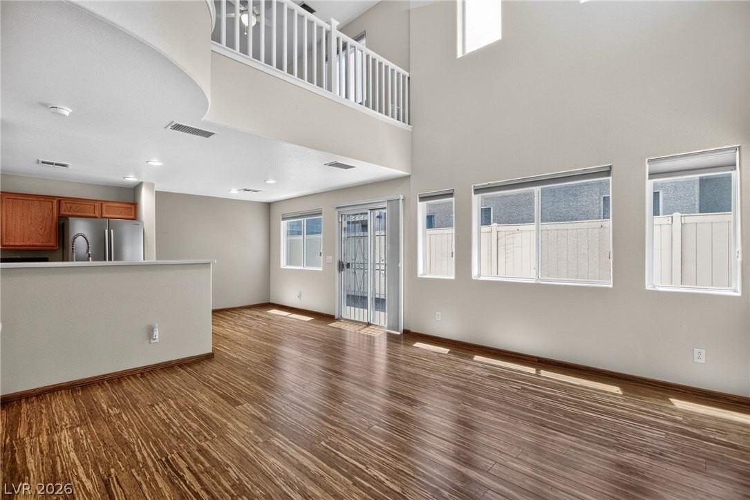 10566 Corte Sierra St - Photo 3 of 15