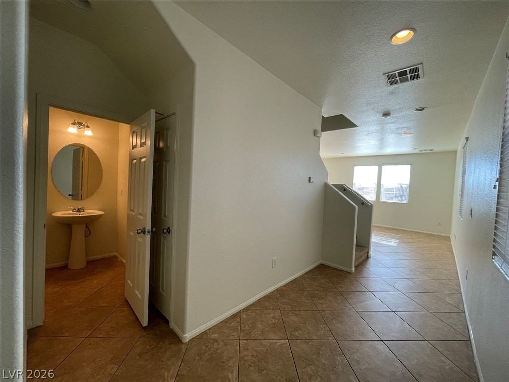 10662 Summerbell St - Photo 2 of 18